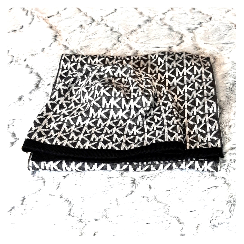 MK Scarf & Hat Set Sz O/S